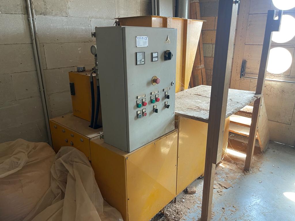 R37-12-1640  Macinatore per legno in vendita - foto 2